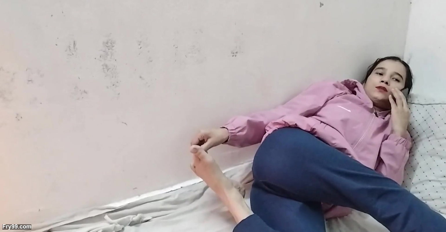 Desi gaao ki larki ko chod kar bur faad diya