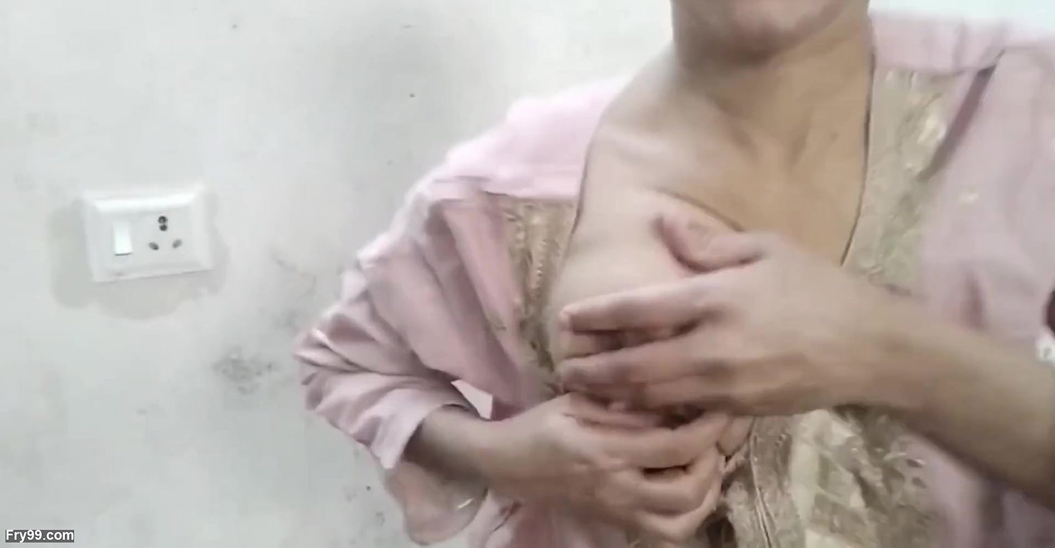 Cute step daughter ko ghar me band kar ke chod diya