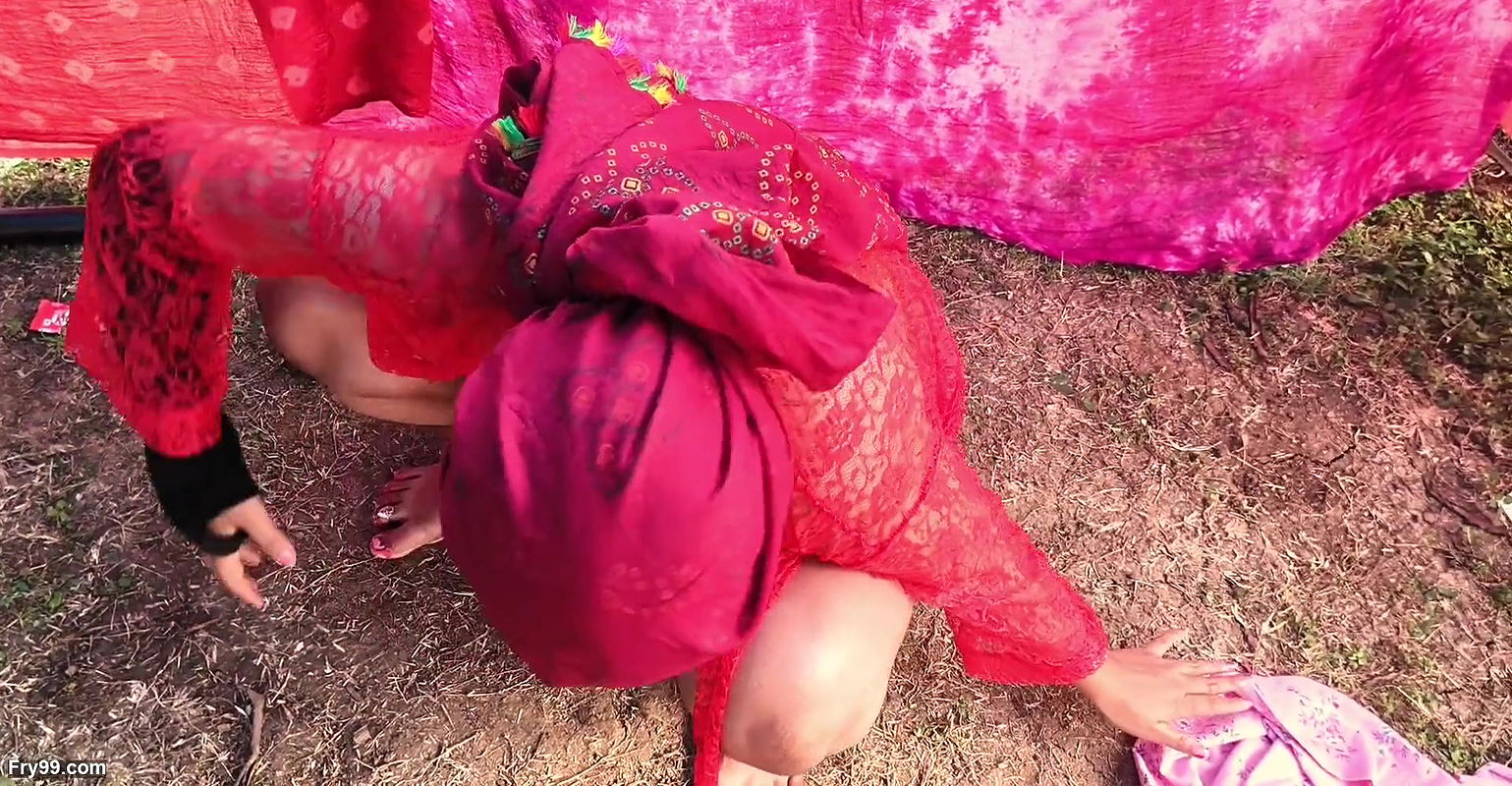 Cum inside hot Indian Village aunty, fucked by stepson in field hot desi Hindi sex video