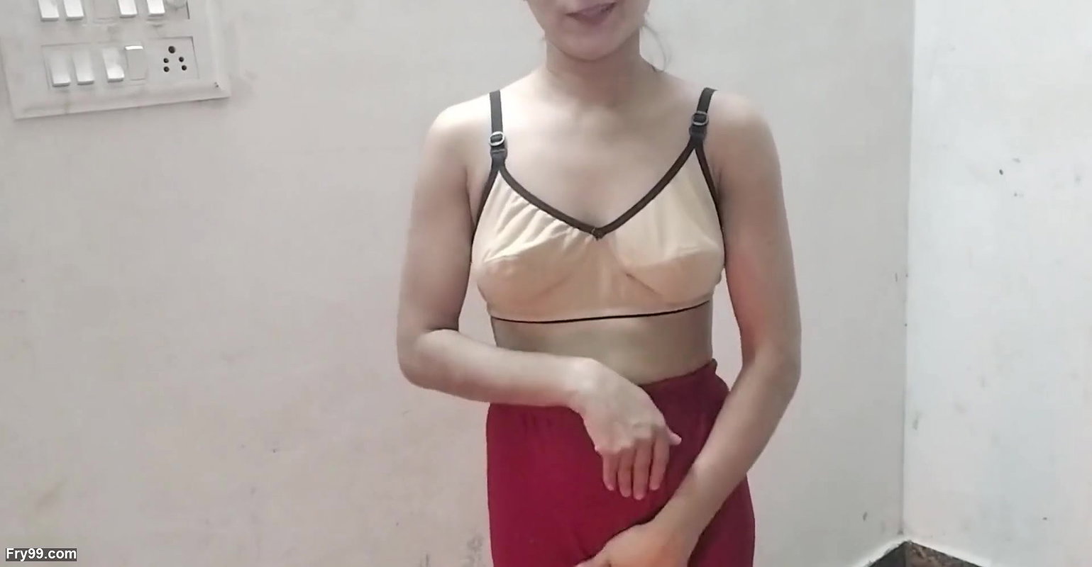 Bhabhi ko chodte step mom ne dekh liya