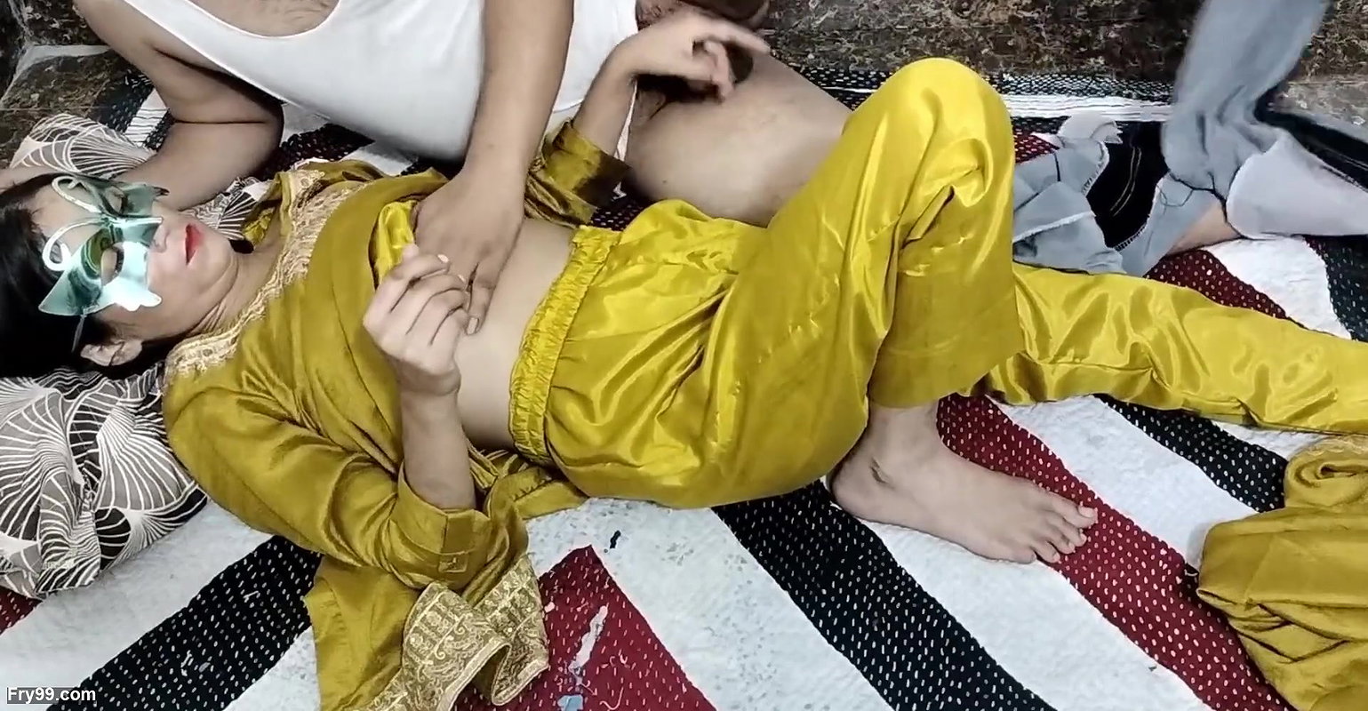 Bhabhi ko akeli dekh kar dever ne Jabar dasti chod diya