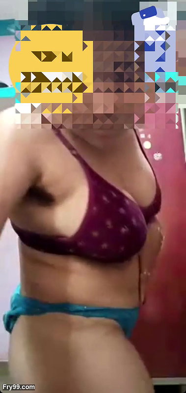 Bengali college girl Nude video Part 01 clear audio