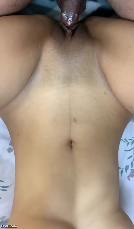 Boyfriend Left His Girlfriend in the Hotel on the Pretext of Listening to Songs