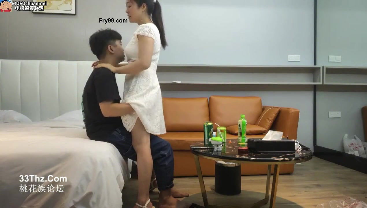 Asian call girl fuck in hotel-3