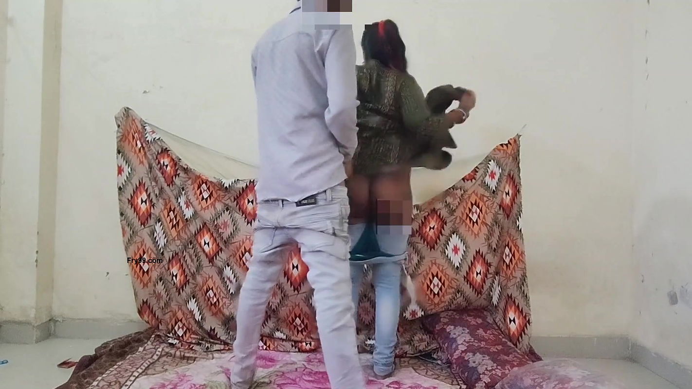 Bhabhi I Left Her Standing and Enjoyed a Lot, I Fucked the Pussy of Hot Bhabhi