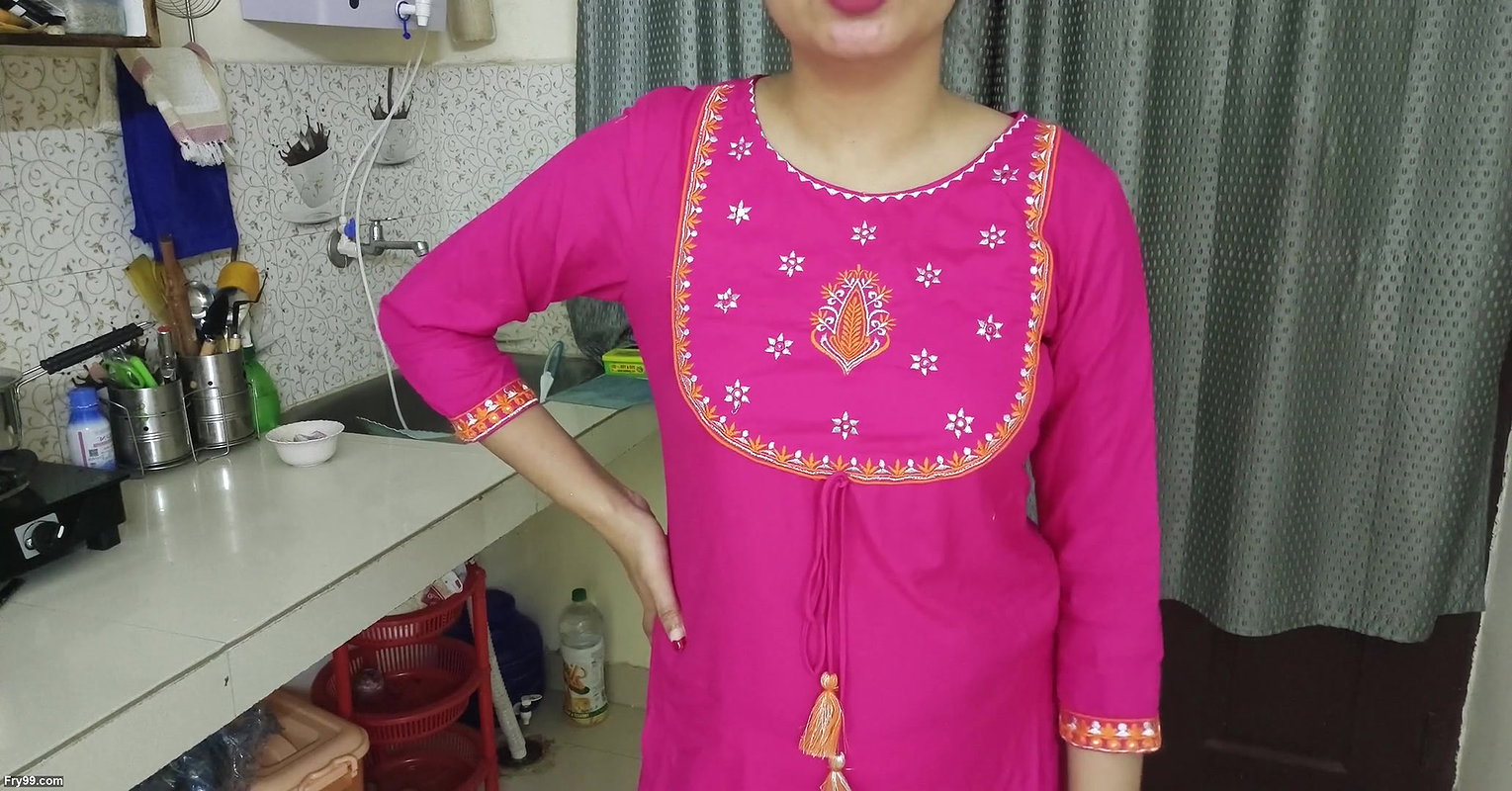 Newly married bhabi fucked by her devar in kitchen- Devar ne bhabi ke laakh mana karne pe bhi chod diya