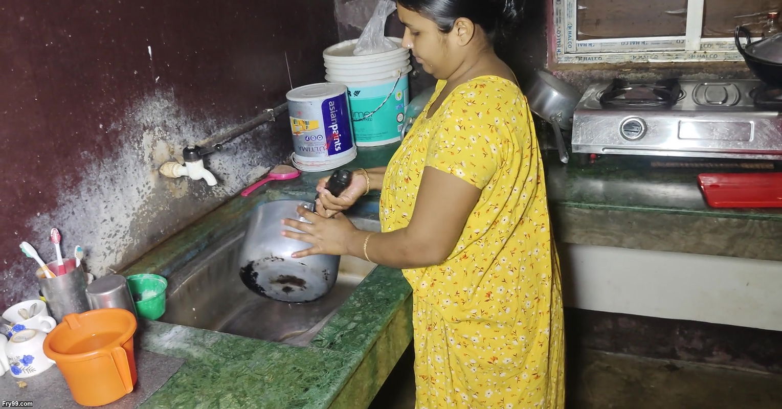 LOCAL VILLAGE BHABHI SEX IN KITCHEN PART 2