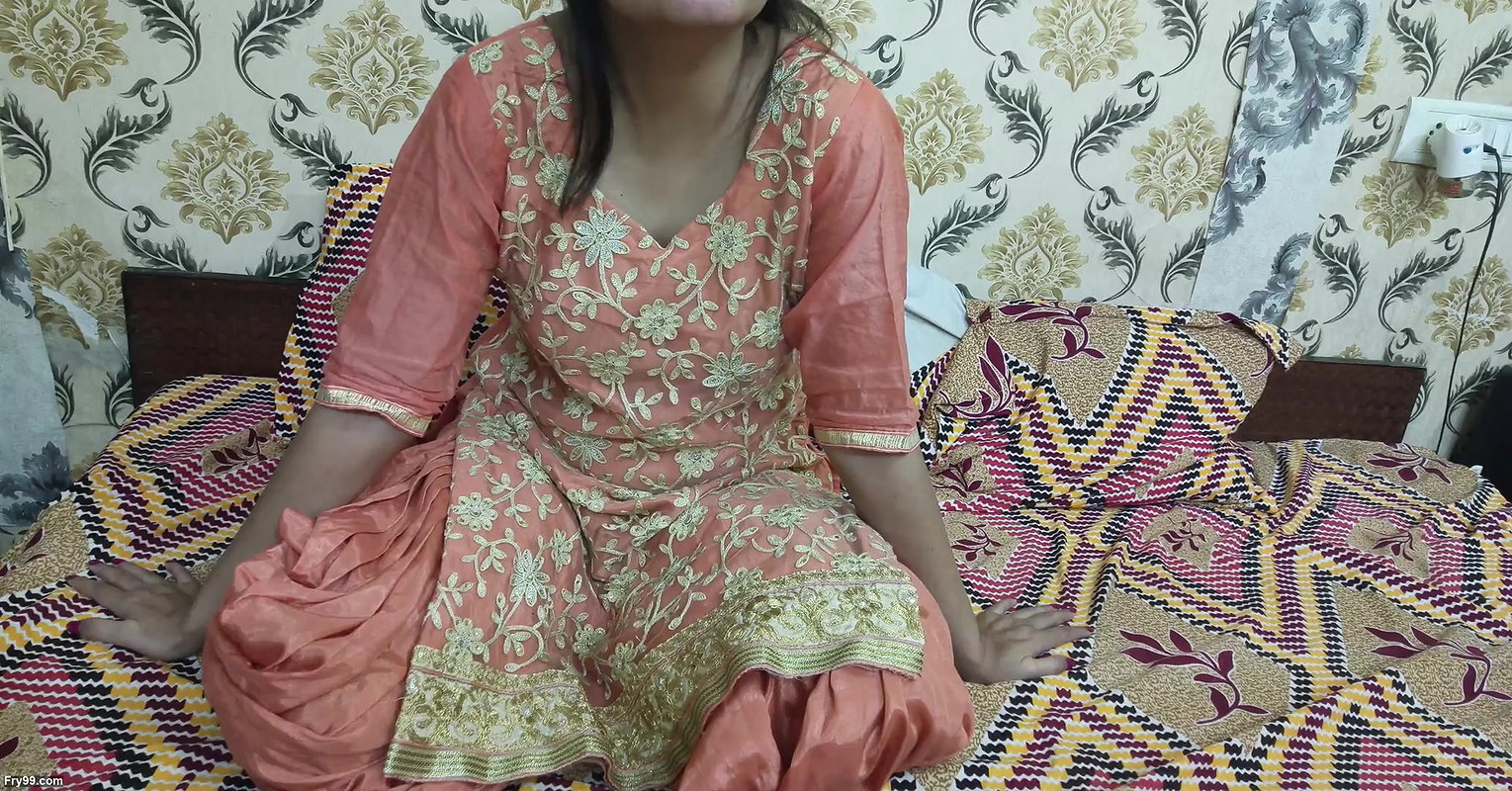 Indian step mom and step son ka najayaz walla pyar bete se chudwa kar aapna yaar bana liya hindi dirty talk saarabhabhi6 hot