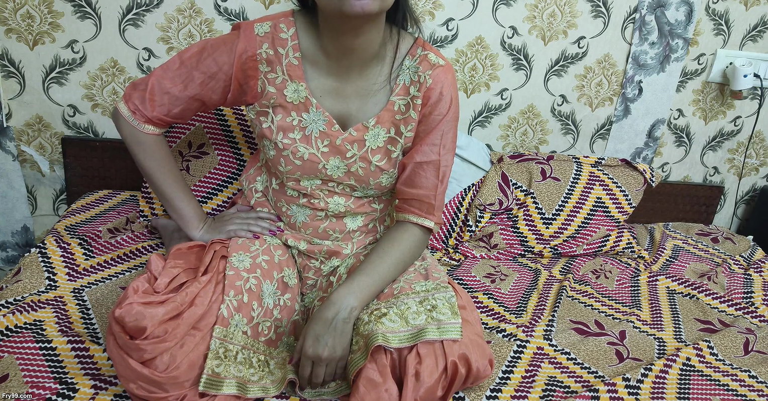 Indian step mom and step son ka najayaz walla pyar bete se chudwa kar aapna yaar bana liya hindi dirty talk saarabhabhi6 hot