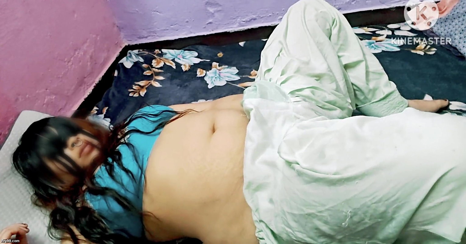 Indian Desi Bhabhi Devar Se Chudwati Hai When Her Husband Is At Work. Indian Devar Bhabhi Sex Video