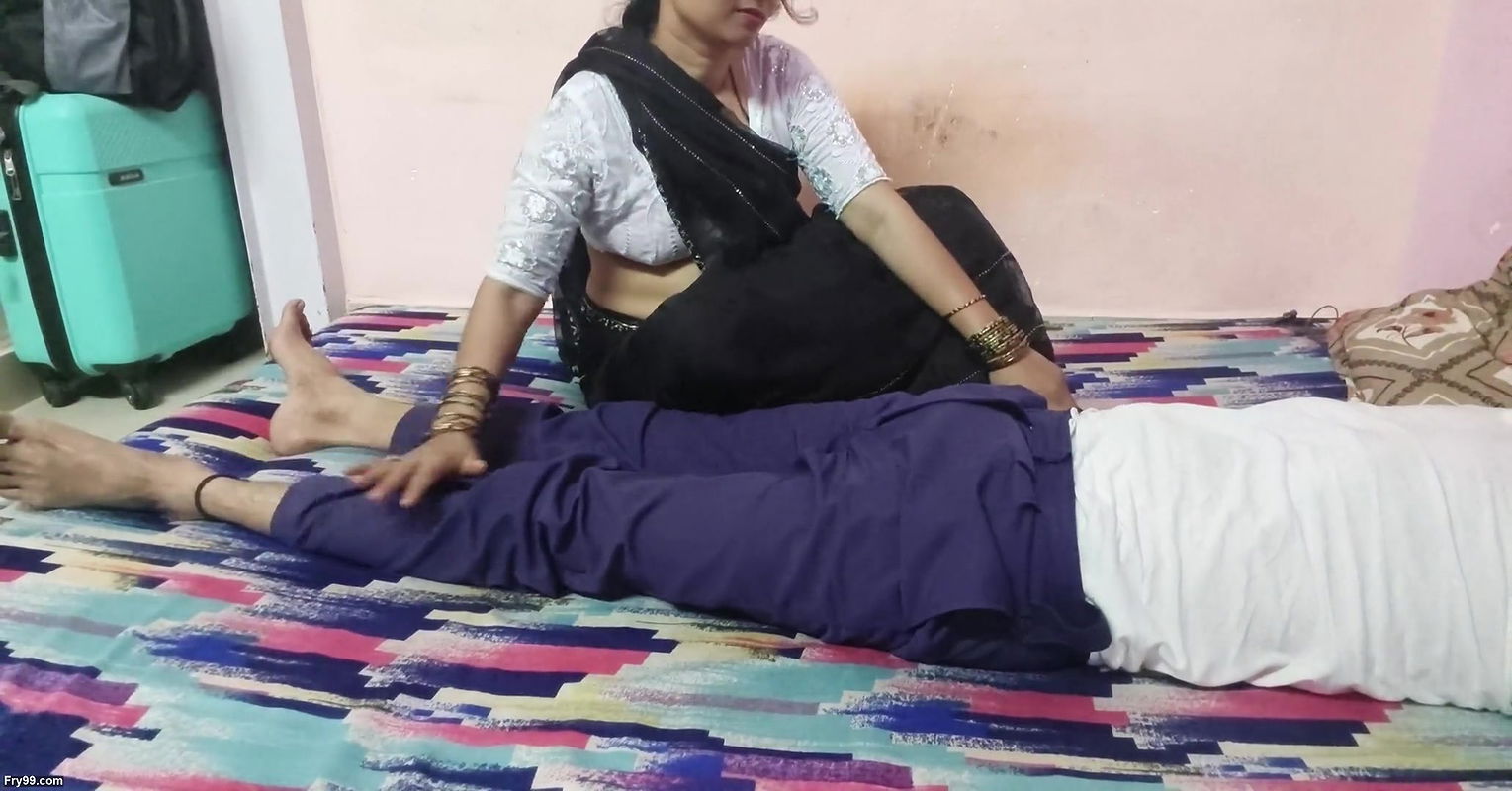 Gorgeous Busty Desi Indian bhabhi fucked in kitchen