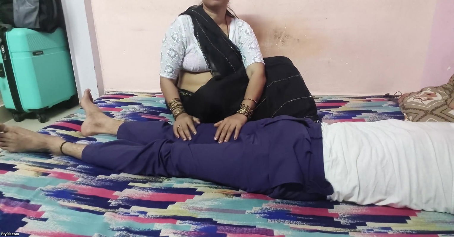 Gorgeous Busty Desi Indian bhabhi fucked in kitchen