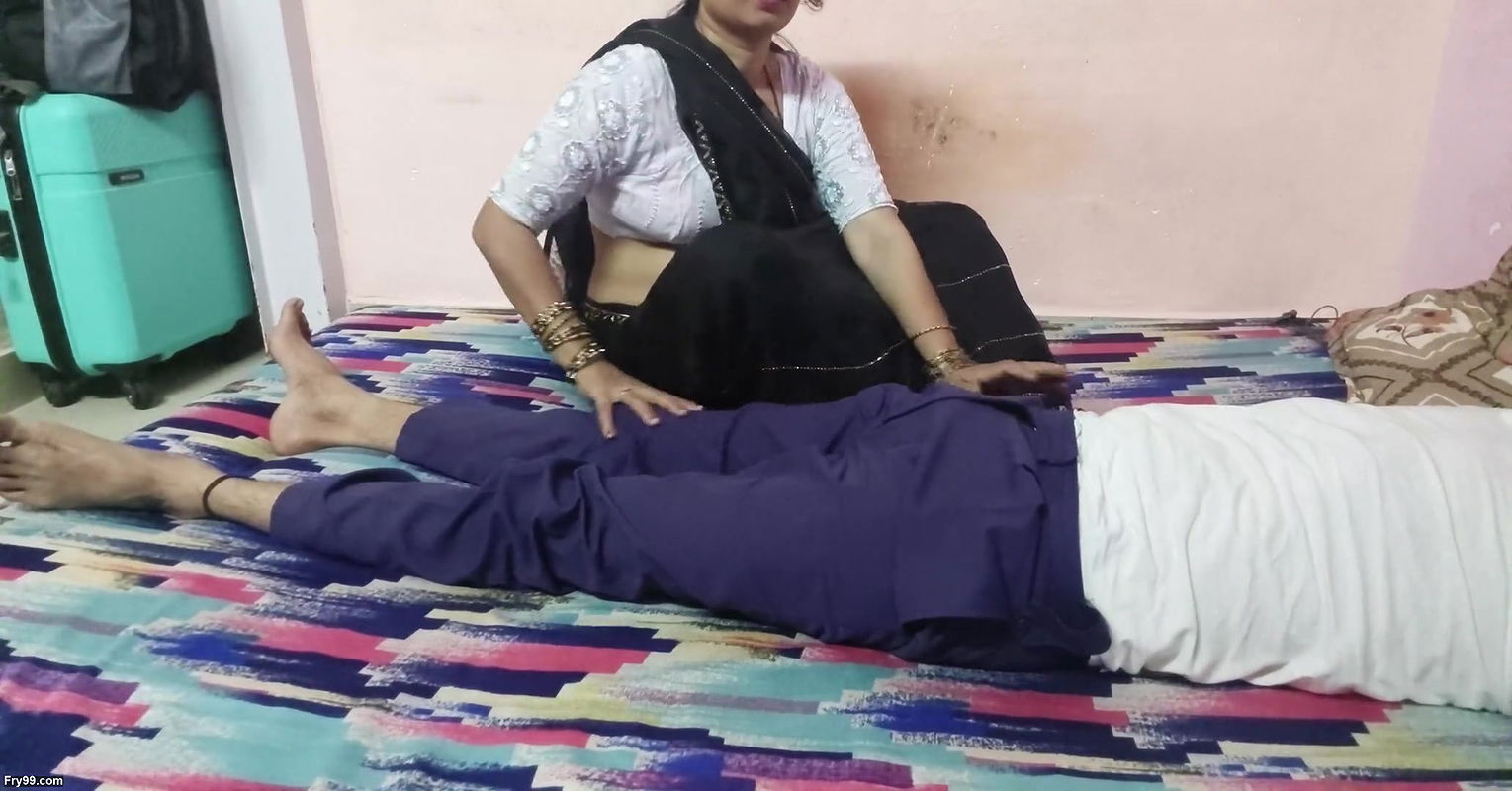 Gorgeous Busty Desi Indian bhabhi fucked in kitchen