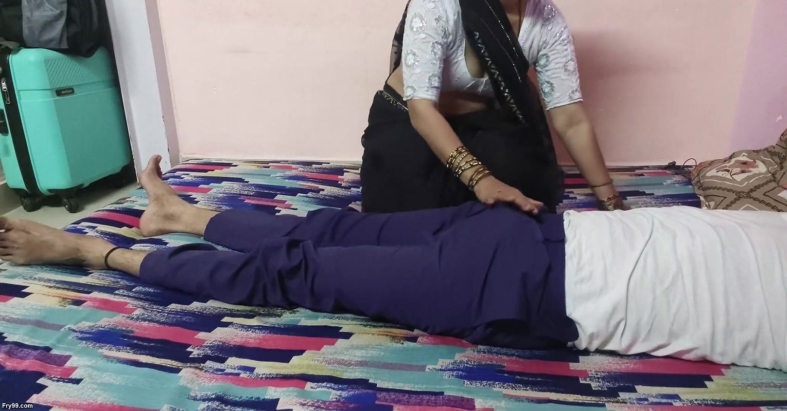 Gorgeous Busty Desi Indian bhabhi fucked in kitchen