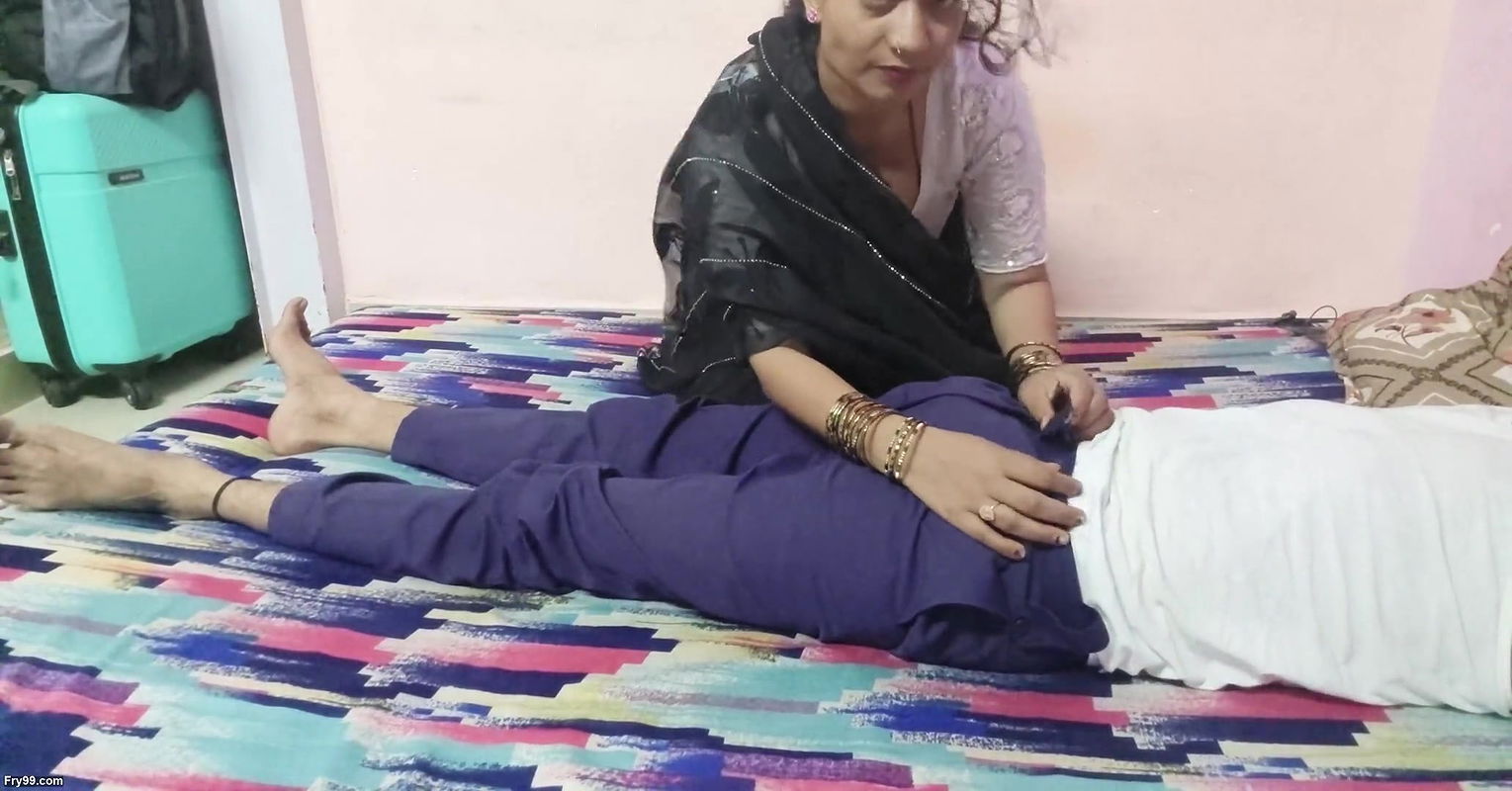 Gorgeous Busty Desi Indian bhabhi fucked in kitchen