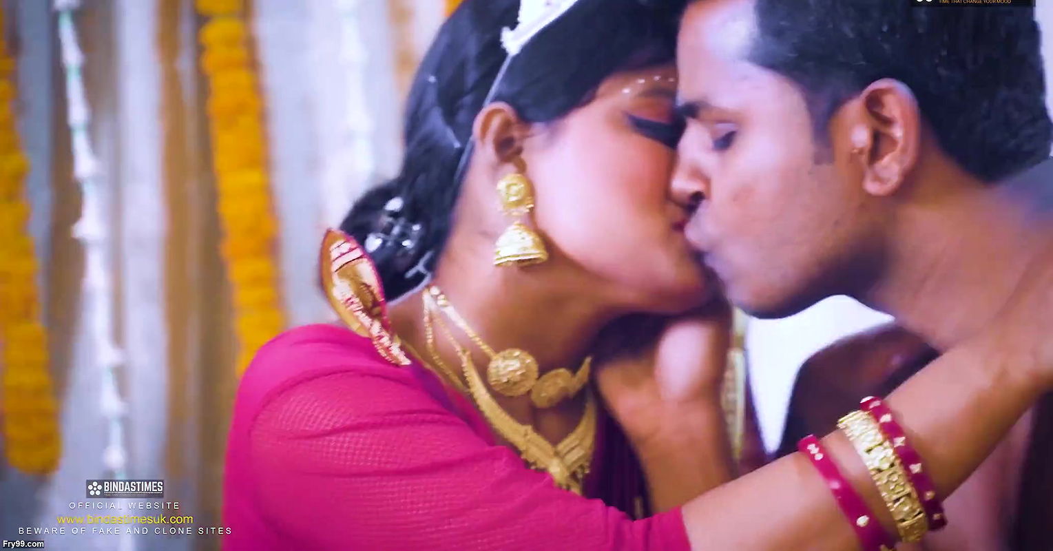 Desi Indian 18+ Girl Suhana’s very 1st live Suhaagrat on cam ( Hindi Audio )