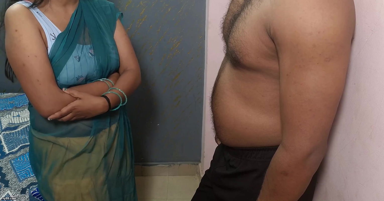 Bhabhi came for room rent got her pussy fucked by the landlord to reduce the rent