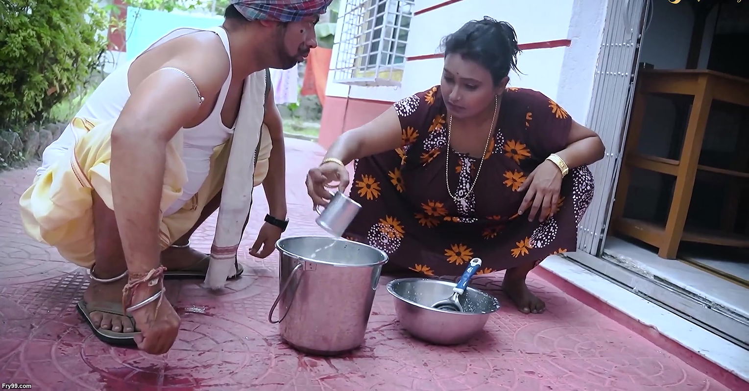 A milkman fucked hard to the stranger woman while she was alone in the home