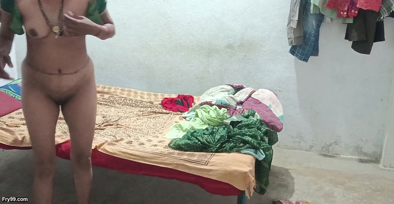 Desi sexy style Indian bhabhi