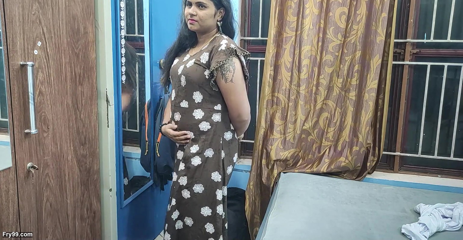 Boy seduce his work mate girl friend and sex in bedroom while no one in his house