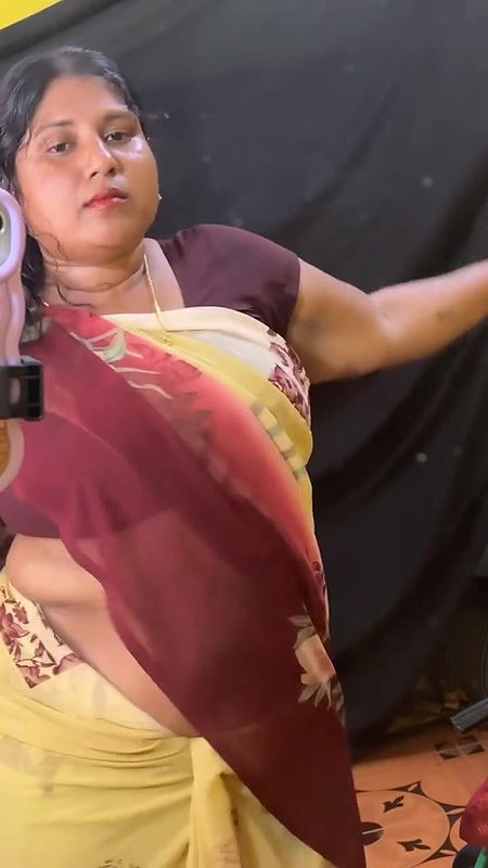 keerthimalik hot fatty insta model