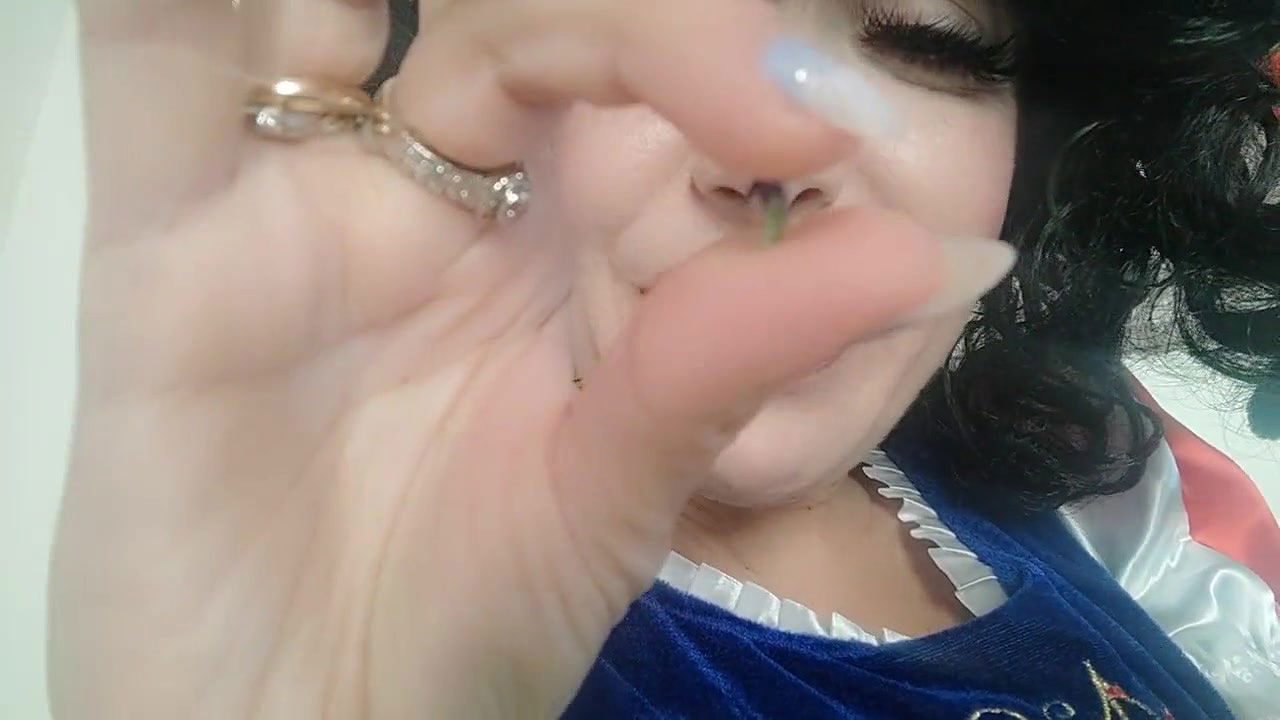 Snow White divore you, stupid dwarf