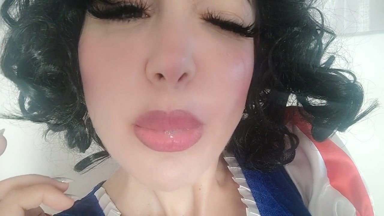 Snow White divore you, stupid dwarf