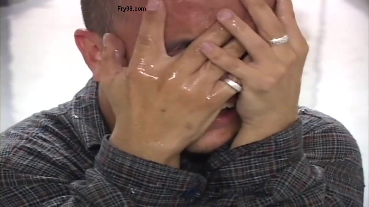 Dyn-a-mite & Kate Frost & Little Romeo Twin Pee Catches Midget