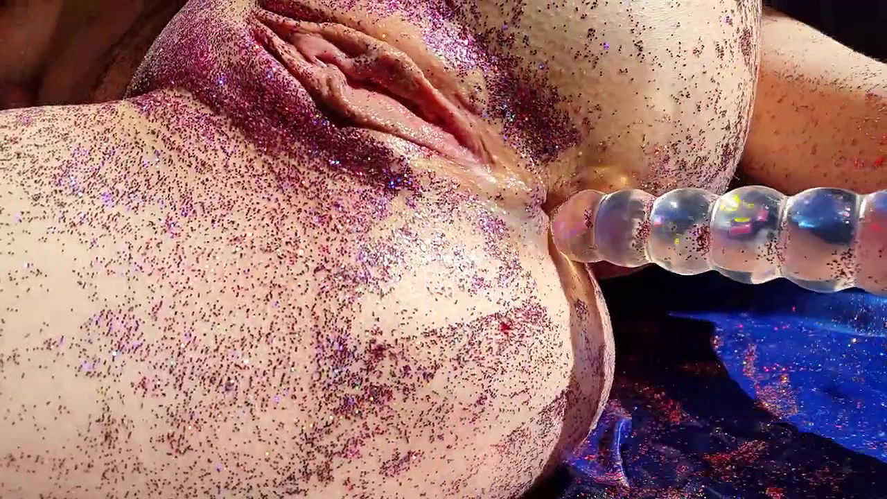 Anna Coprofield Glitter Pussy Milk and Pee