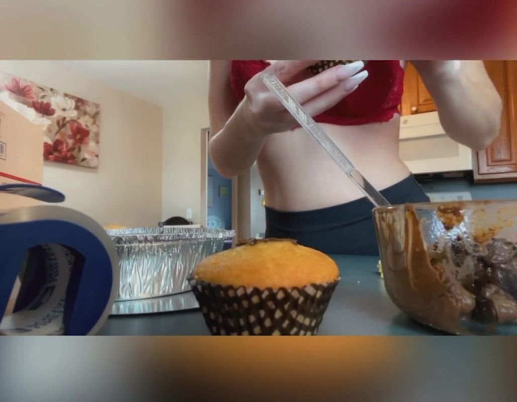 ArabScatGoddess Making The Perfect Muffins