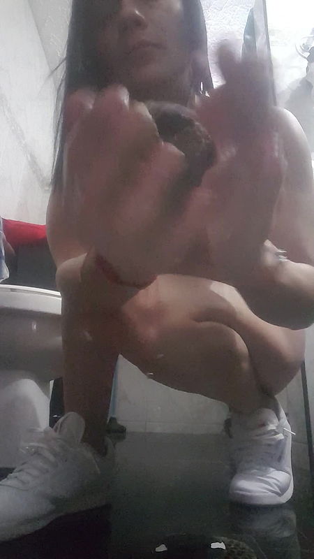 CherryPie Squat sexy poo