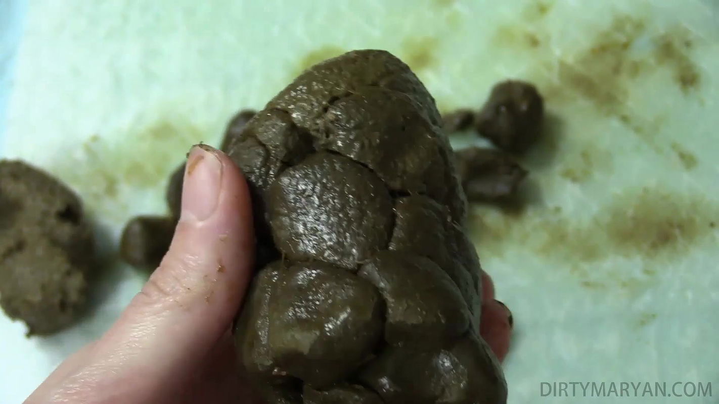 DirtyMaryan Pooping and showing texture of my shit