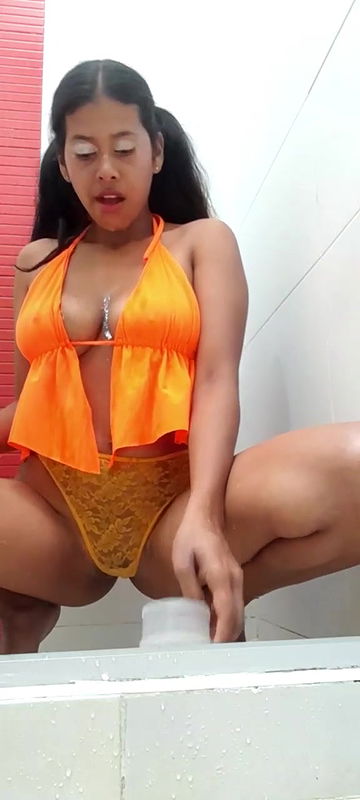 karolinarondon Your sexy but dirty girl