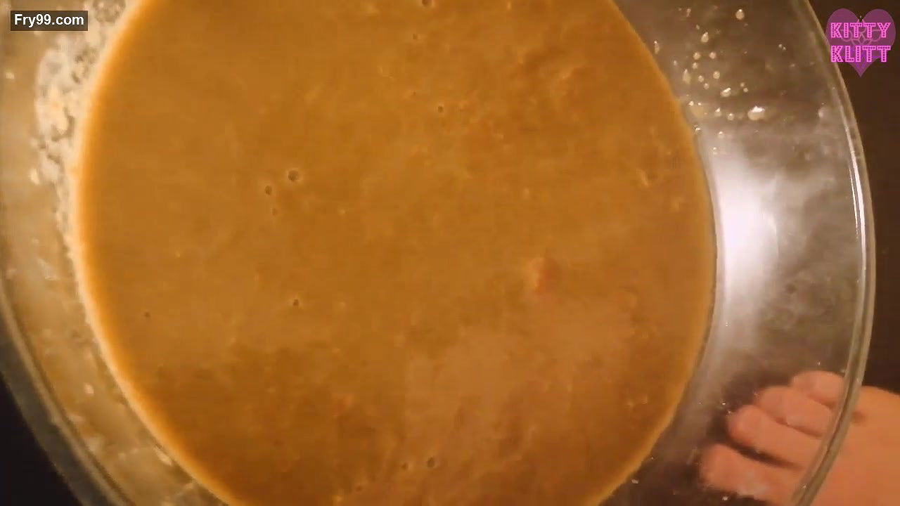 Kitty Skatt Extreme urgency liquid jet blasts of diarrhea barely in the bowl