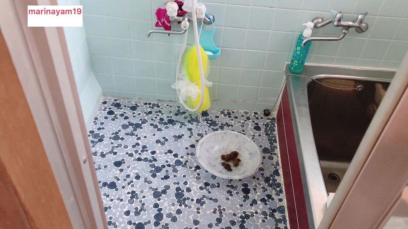 Marinayam19 Left shit again in shower room