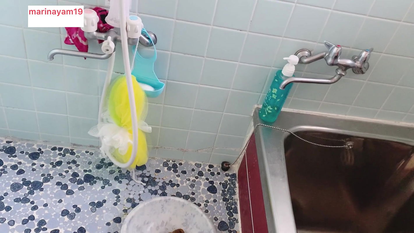 Marinayam19 Left shit again in shower room