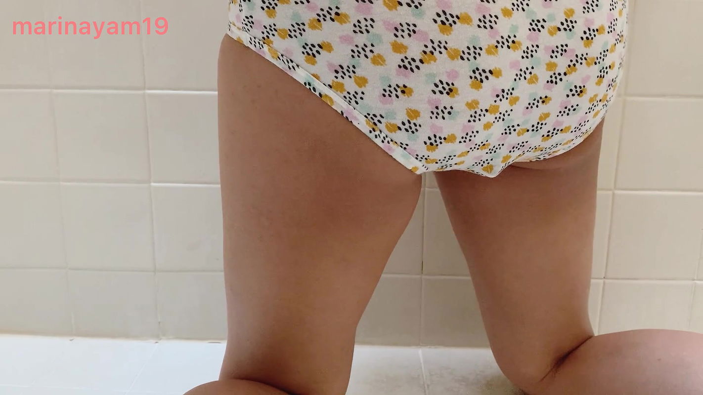 Marinayam19 Pantypooping pantypeeing
