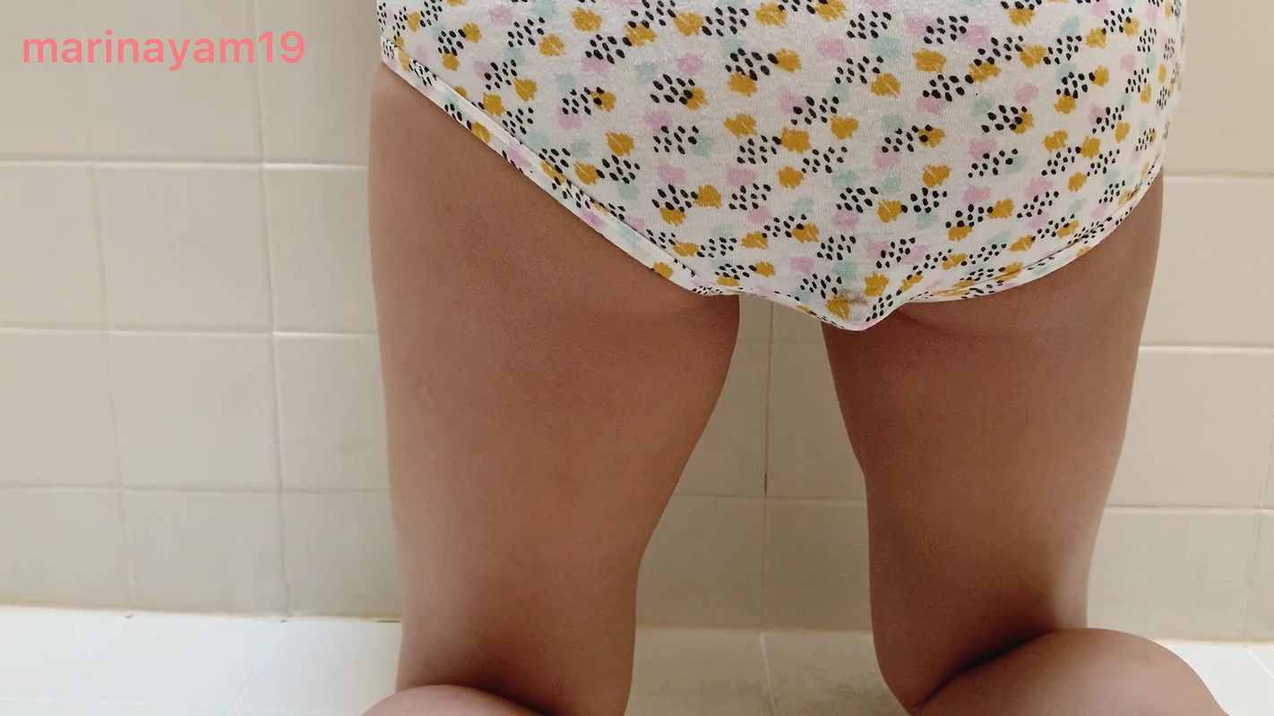 Marinayam19 Pantypooping pantypeeing