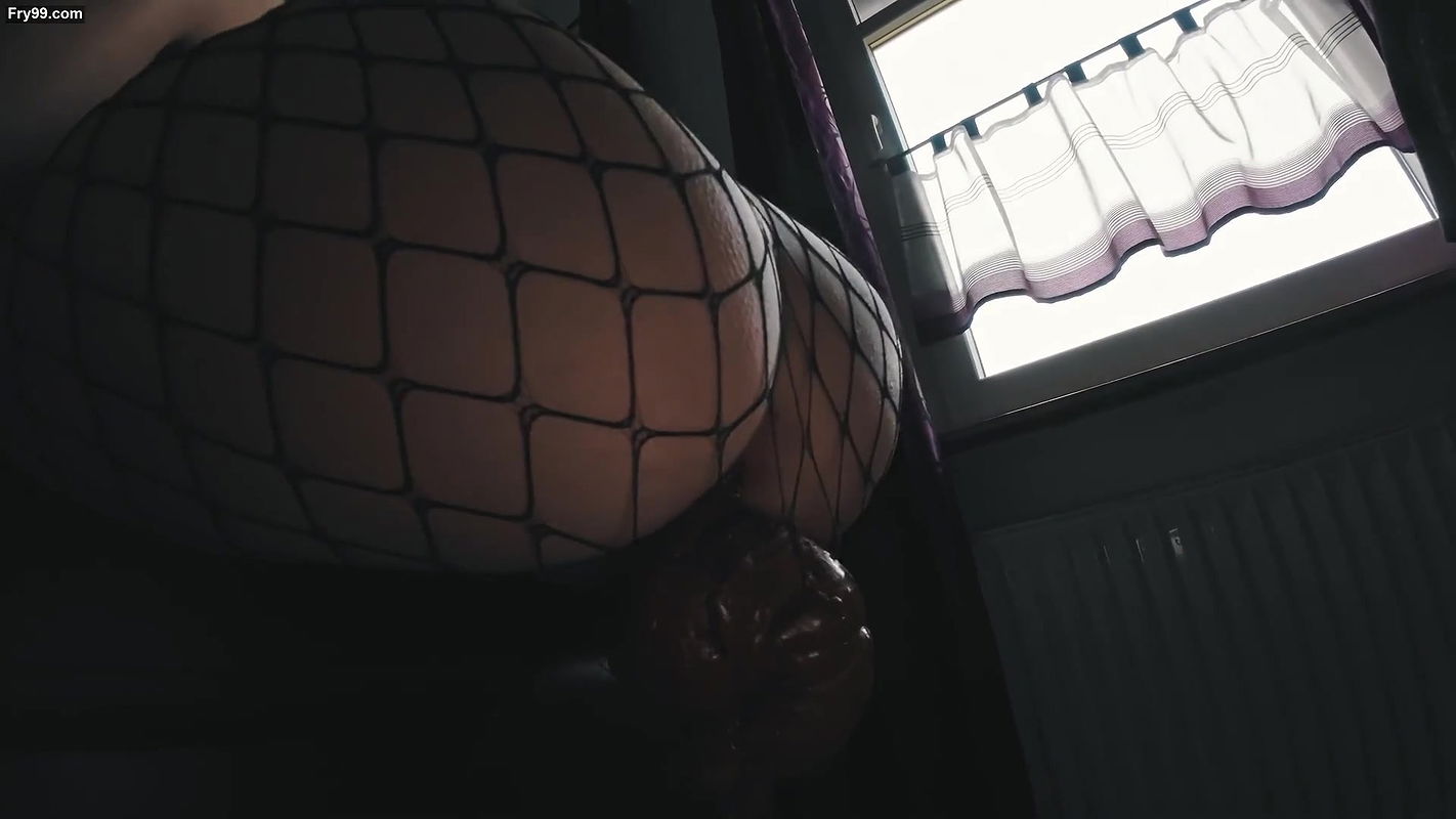 MiaRoxxx HUGE Shit in Stockings