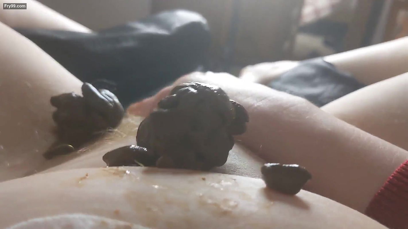 PooGirlSofia Masturbation and poopy play