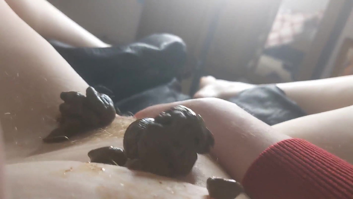 PooGirlSofia Masturbation and poopy play