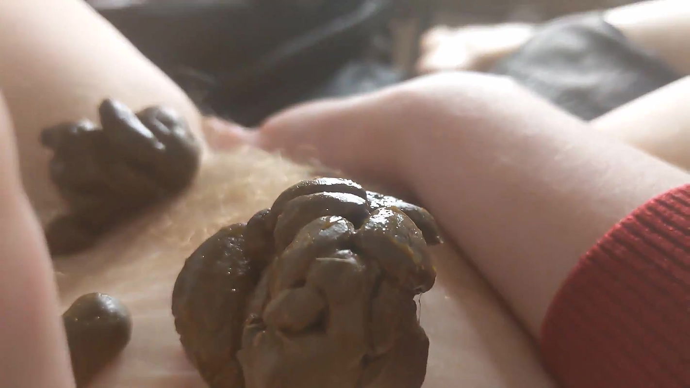 PooGirlSofia Masturbation and poopy play