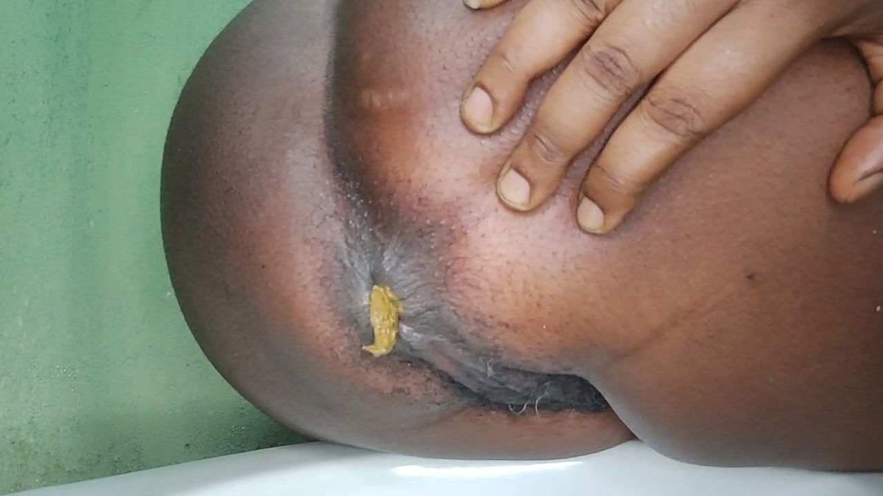 PrettyEbonies Monster farting and close up poop