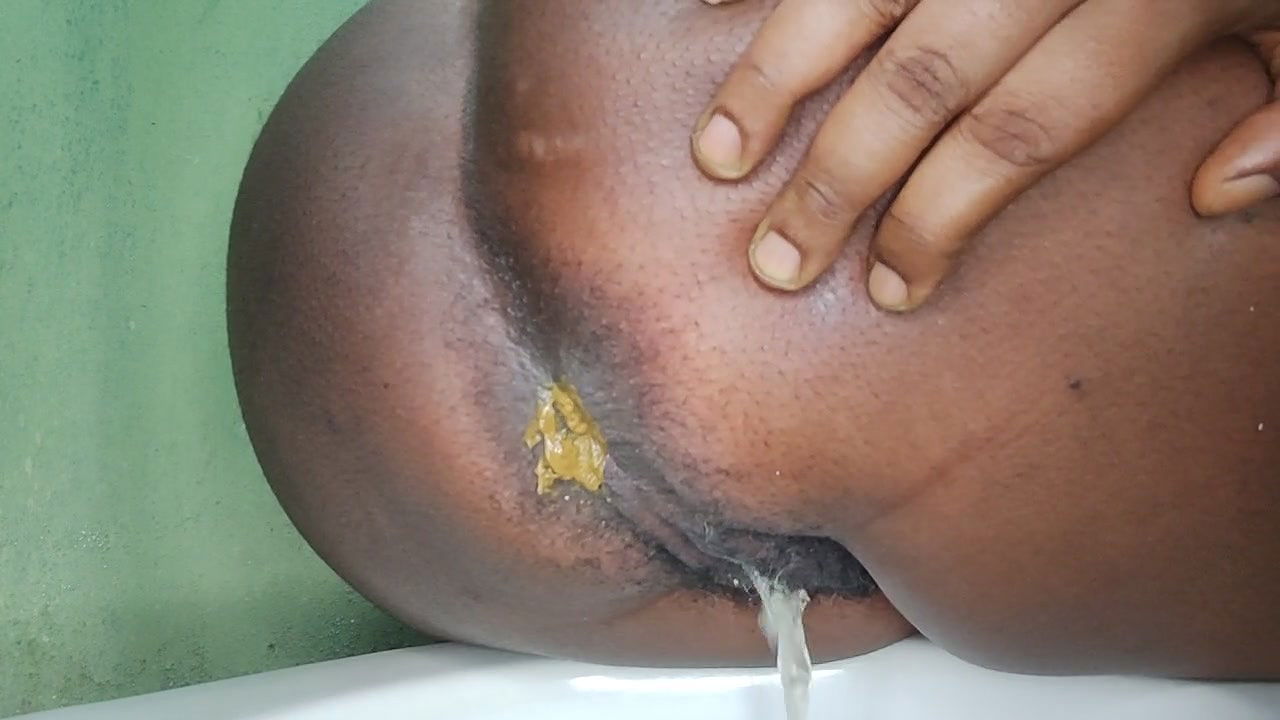 PrettyEbonies Monster farting and close up poop