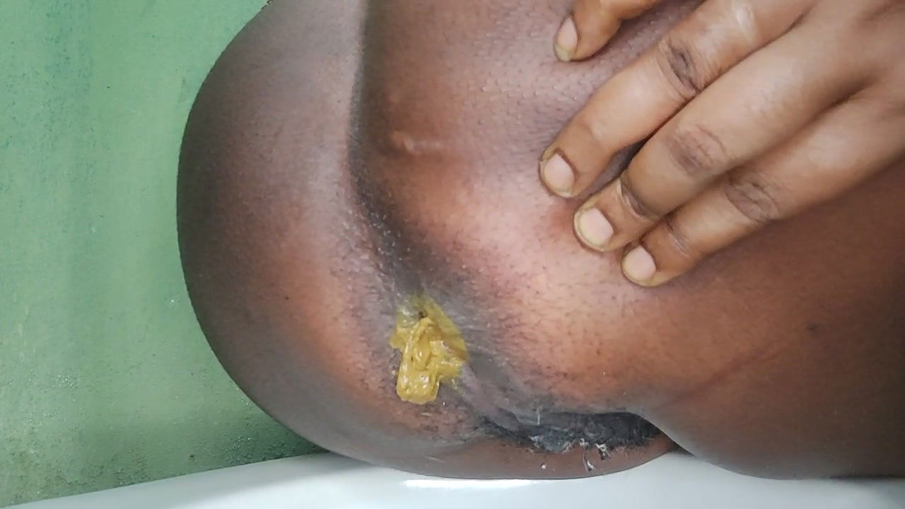 PrettyEbonies Monster farting and close up poop