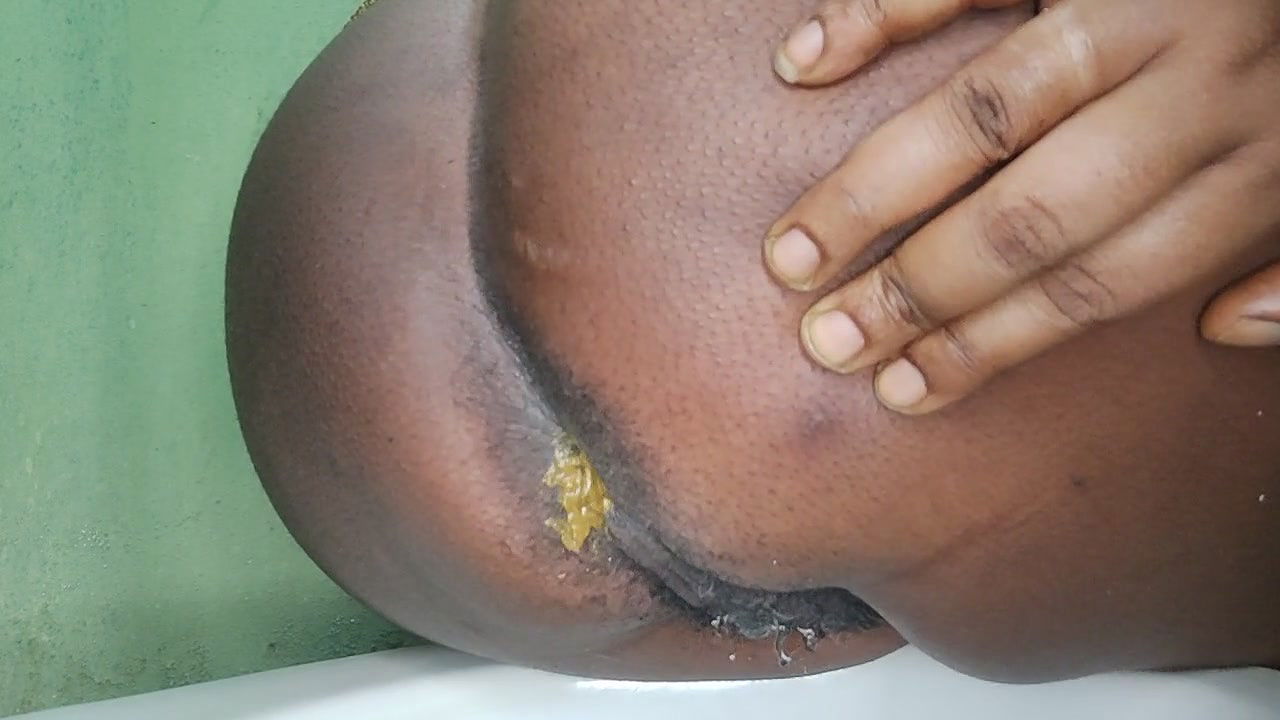 PrettyEbonies Monster farting and close up poop