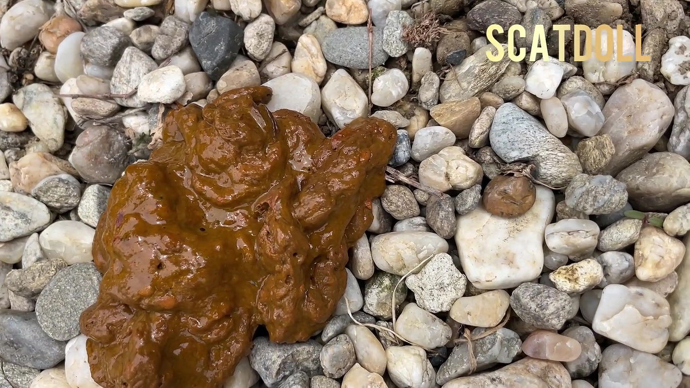 Scat Doll Cant hold it anymore