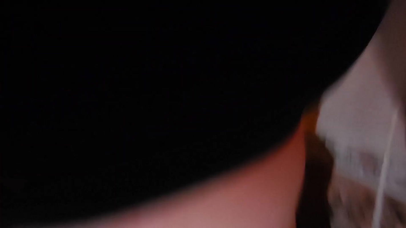 Valleo Big shit with pressure