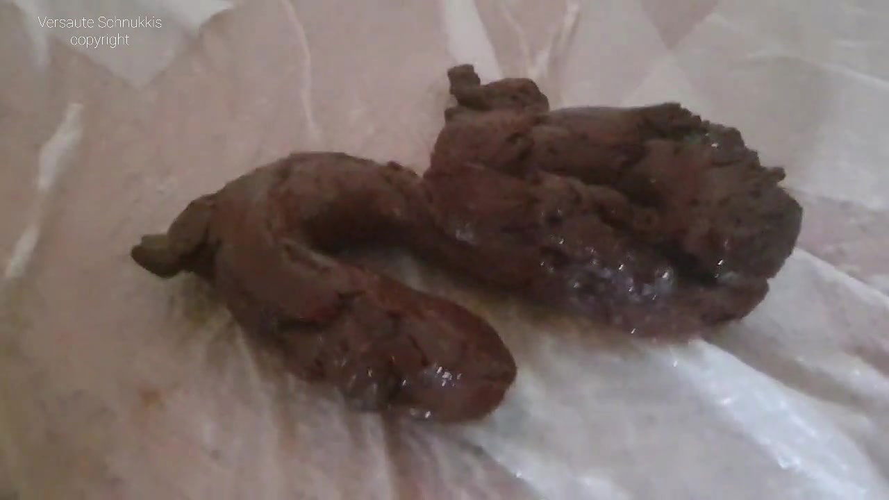 Versauteschnukkis Milf shit on the floor