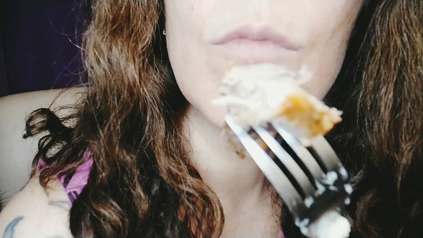 Xiomara Fox Fetish Queen Watche me eat and shit